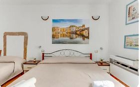 Ada's Guest House